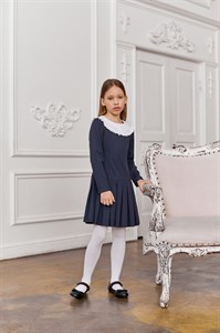 Платье с декоративной белой манишкой